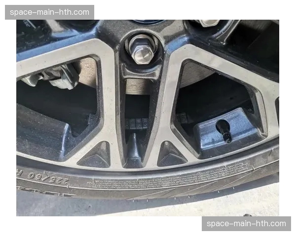 复盘:从排位赛到决赛,冠军的轮胎压力调整成为制胜关键 复盘:从排位赛到决赛,冠军的轮胎压力调整成为制胜关键