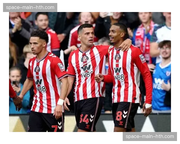 光明球场：穆杰莱折射破门瞬间，桑德兰球迷疯狂庆祝