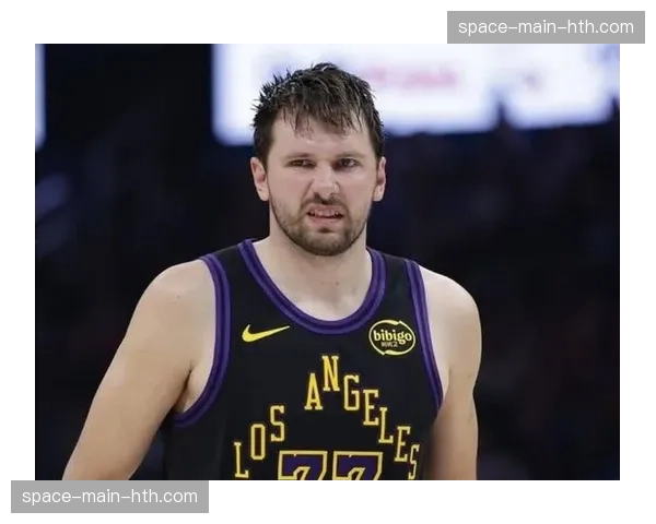 NBA官方公布年度奖项，东契奇荣膺得分王约基奇创历史纪录